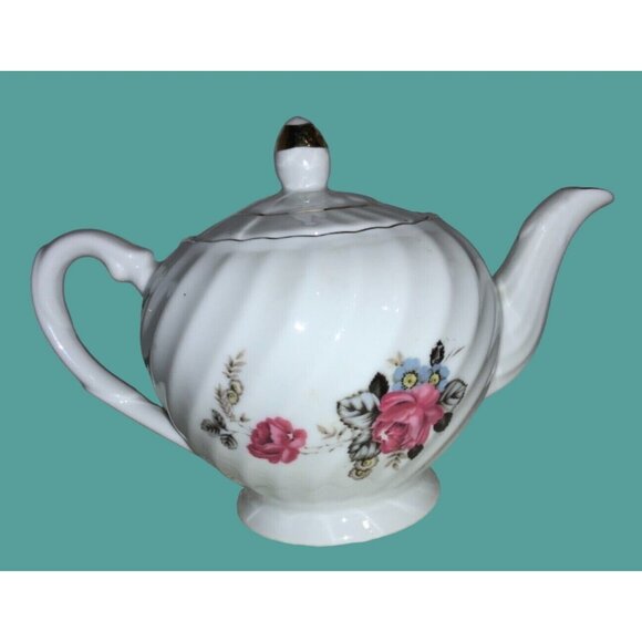 Vintage White Floral Rose TEA POT Made in Japan - Picture 3 of 10